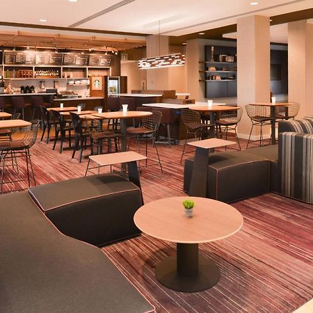Courtyard By Marriott Toledo North Hotel Buitenkant foto